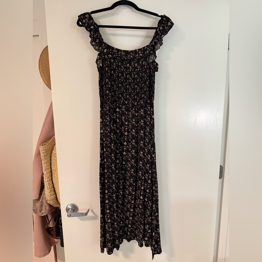 Natural Life Megan Smocked Midi Ditsy Floral Dress